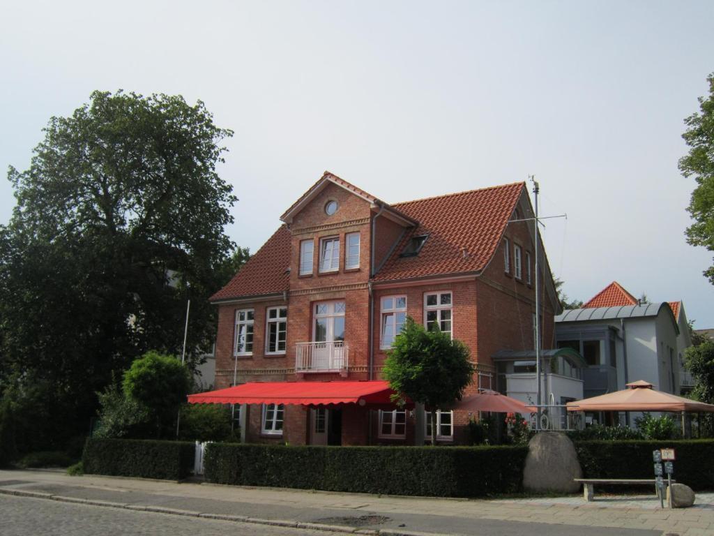 Hotel Bergedorfer Hoehe ハンブルク エクステリア 写真